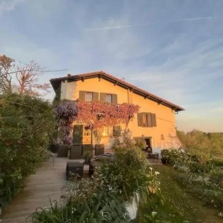 De 2 A 4 Personnes S'ouvrant Sur Terrasse Vue Montagnes A 4 Kms Des Plages Appartement *