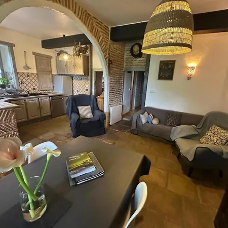 De 2 A 4 Personnes S'ouvrant Sur Terrasse Vue Montagnes A 4 Kms Des Plages Appartement