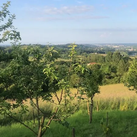De 2 A 4 Personnes S'ouvrant Sur Terrasse Vue Montagnes A 4 Kms Des Plages Appartement